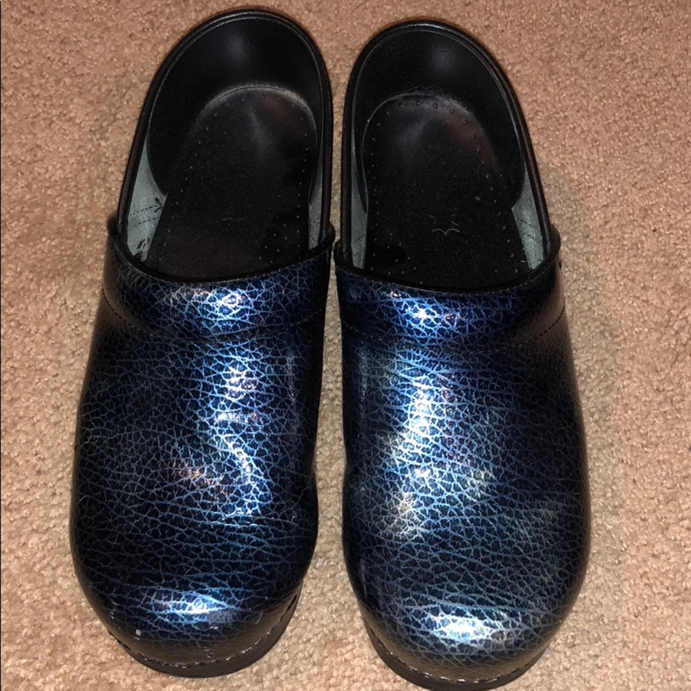 Woman’s danskos